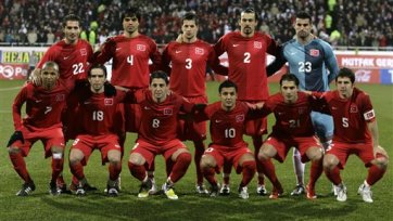 Турция на Евро-2012 не попала, но урок участникам преподала