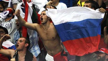 Российские болельщики подрались с охранниками стадиона