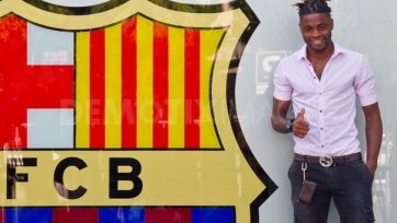 Александр Сонг официально стал игроком «Барселоны»