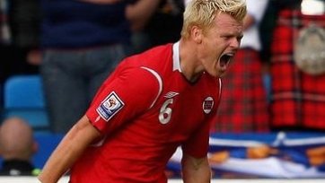 Нестареющий Риисе принес Норвегии первую победу