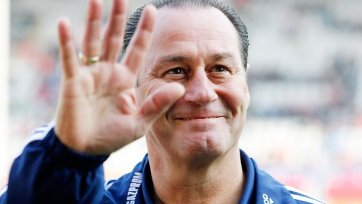 Хуб Стевенс может вновь возглавить клуб Бундеслиги