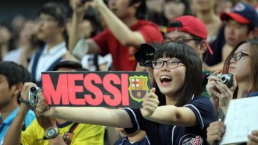 «Барселона» проведет во время азиатского турнира на матч меньше