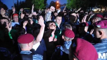 Фанаты «Карпат» чуть не избили Сергея Зенева