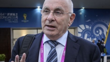 Ван Прааг намерен баллотироваться в президенты ФИФА