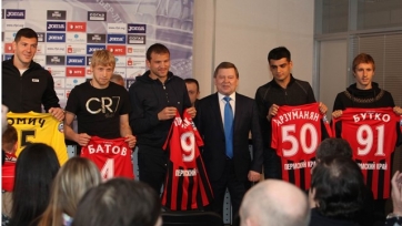 «Амкар» представил пятерых новых футболистов