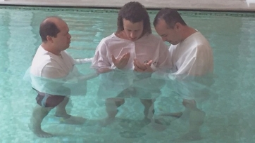 Давид Луис крестился
