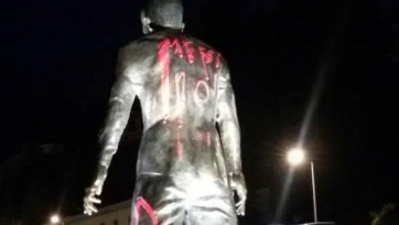 Вандалы испортили статую Роналду в городе Фуншаль