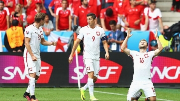 Польша одолела Швейцарию в серии пенальти