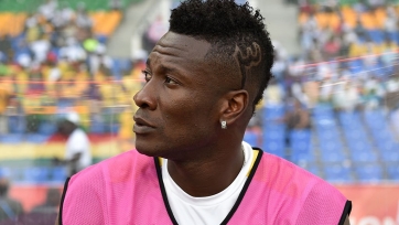 Знаменитого ганского футболиста оштрафовали в ОАЭ за причёску