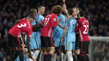 «Манчестер Сити» и «Манчестер Юнайтед» разошлись миром, но Феллаини получил красную карточку