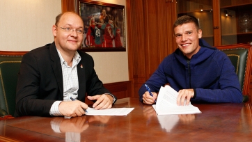 Подписав полноценный контракт с «Локо», Денисов согласился на двойное понижение зарплаты
