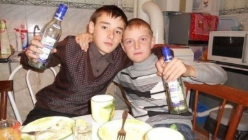 Юные футболисты из Челябинска отравились водкой, пытаясь быть похожими на Кокорина и Мамаева