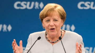 Ангела Меркель недовольна современными трансферами в футболе