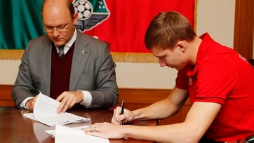 Официально: «Локомотив» продлил контракт с Лысовым