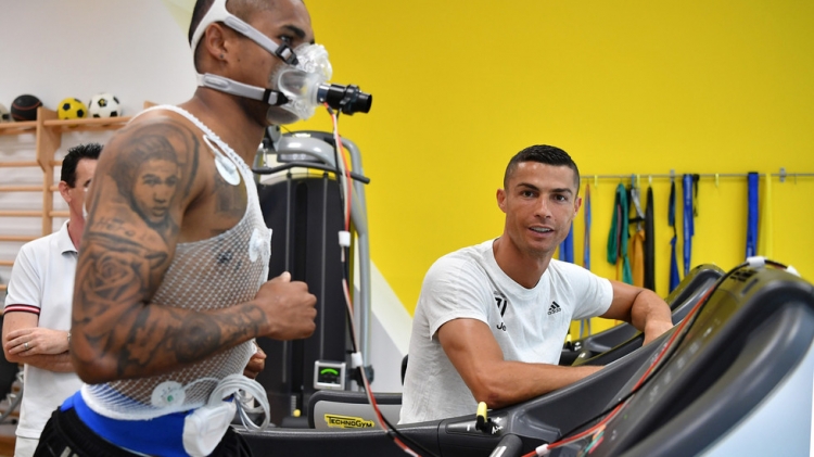 Фотоотчёт: Роналду провёл первую тренировку в «Ювентусе» (+видео)