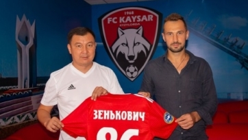Зенькович официально подписал контракт с «Кайсаром»