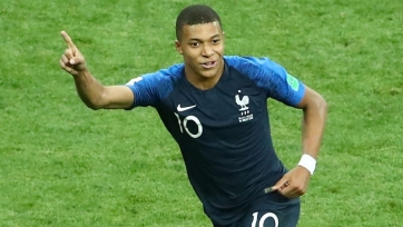 Франция, проигрывая с разницей в два мяча, спасла матч с Исландией