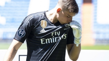 18-летний вратарь потеснил Лунина в заявке «Реала» на спарринг с «Ромой»
