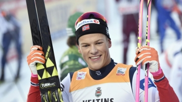 Трехкратный олимпийский чемпион по лыжным гонкам надел футболку «Русенборга» и пробил пенальти. Видео