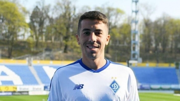 Киевское «Динамо» продлило контракт с уругвайским хавбеком