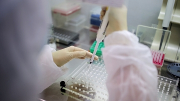В России к концу апреля завершат испытание вакцины от коронавируса на животных