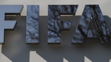ФИФА временно разрешила футболистам играть за три клуба в течение сезона