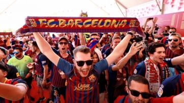 Фанаты «Барселоны» требуют отставки Бартомеу. Видео