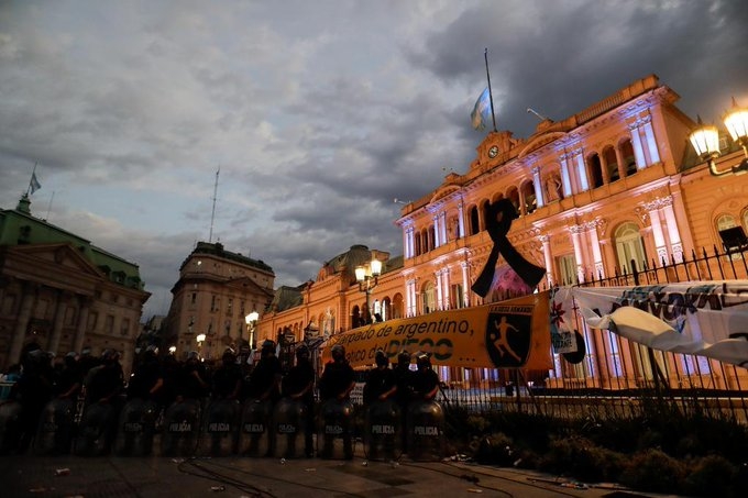 Аргентина готовится к прощанию с Марадоной. Фото