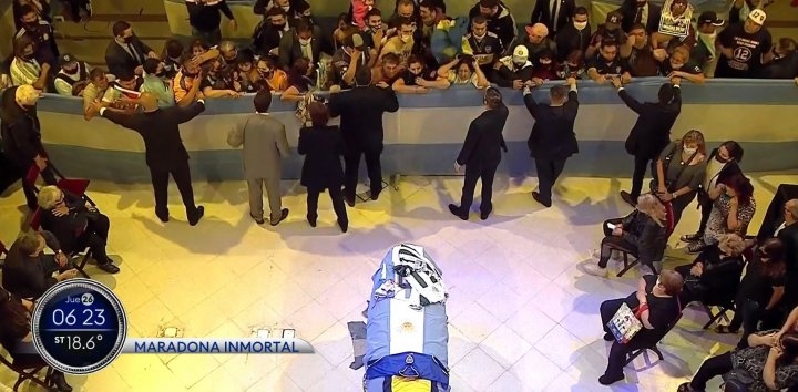 Аргентина готовится к прощанию с Марадоной. Фото