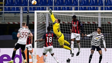 «МЮ» в гостях обыграл «Милан» и вышел в четвертьфинал Лиги Европы