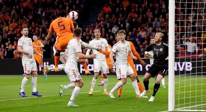 Нидерланды – Дания – 4:2. Обзор матча и видео голов