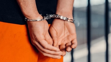 Футболист клуба Бундеслиги арестован за изнасилование 18-летней девушки на Ибице
