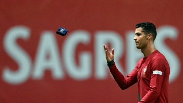 Роналду опять выбросил капитанскую повязку – нужны ли ему команда и страна?
