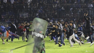 В Индонезии после матча погибли 174 человека 
