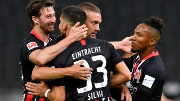 «Айнтрахт» победил лидера второй Бундеслиги в матче с шестью голами