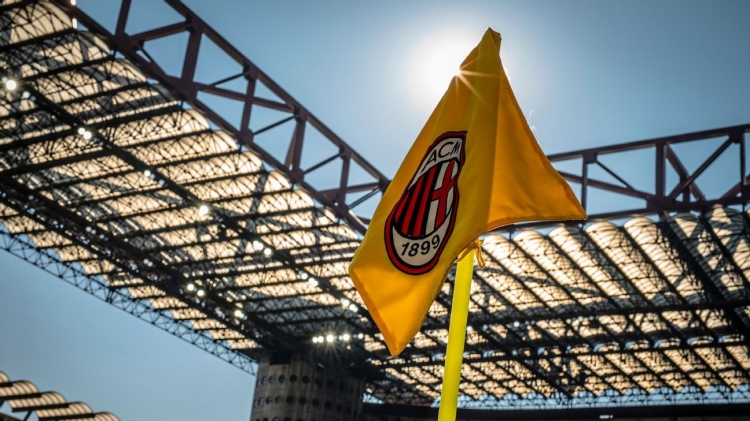 Эффект Тонали: как «Милан» укрепляет состав за счет одной продажи