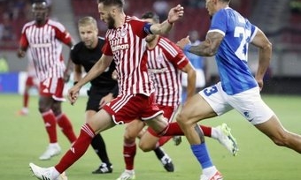 Лига Европы: «Олимпиакос» на последней минуте выбил «Генк» в матче с двумя удалениями