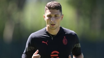 Защитник «Милана» выбыл из строя на 3 месяца