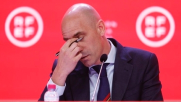Экс-президента федерации футбола Испании подозревают в отмывании денег